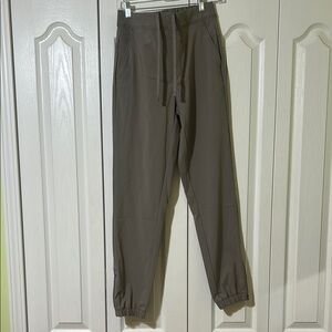Woman’s Travel Jogger Pants